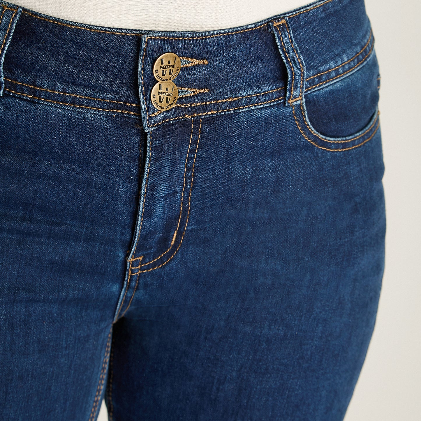 Jeans Blue Medio Elasticidad Media Sin Forro Calce Normal Tela Denim