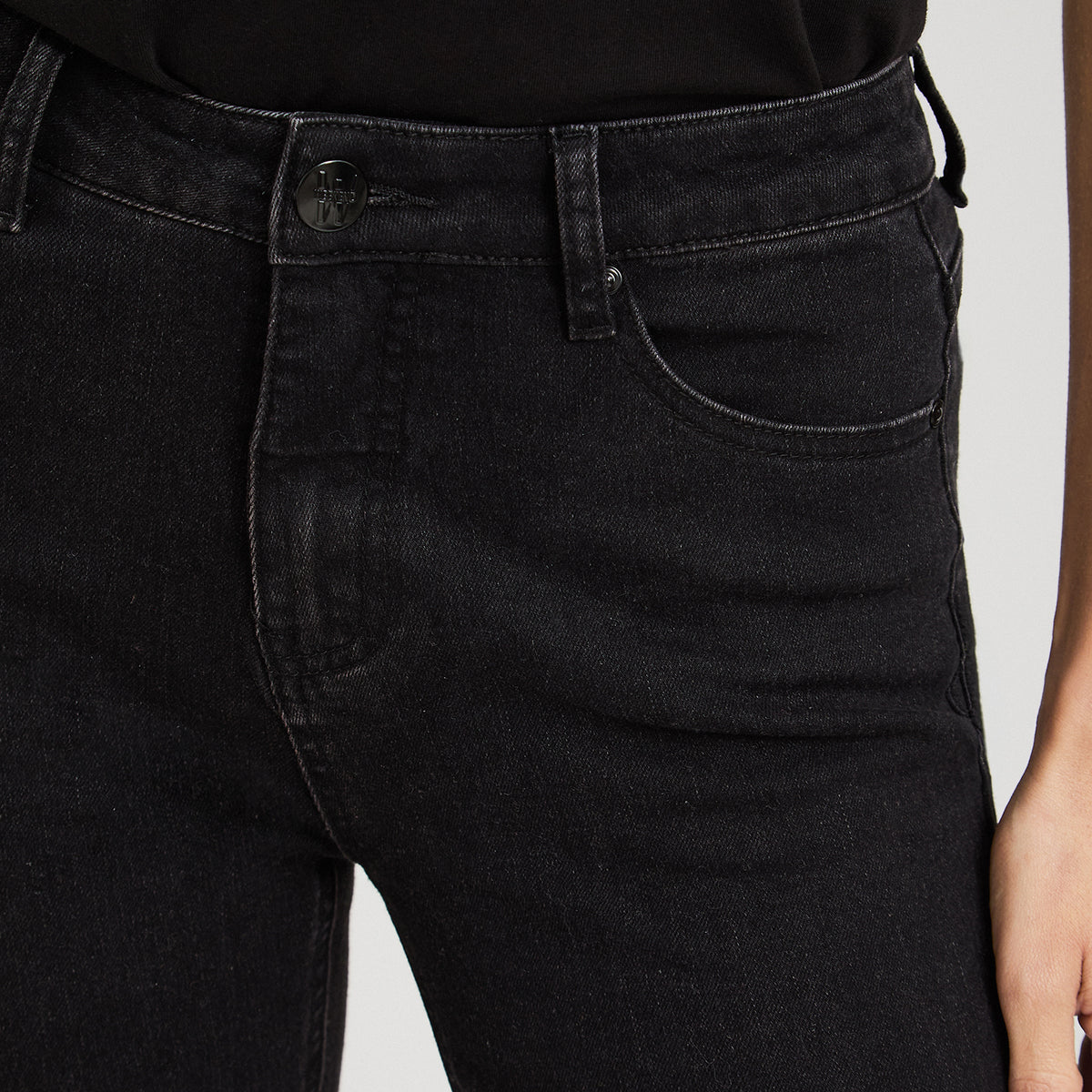 Jeans Flare 5 Bolsillos Negro