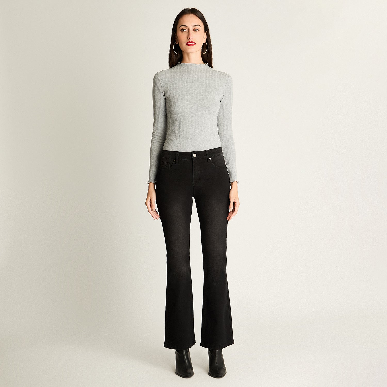 Jeans Flare 5 Bolsillos Negro