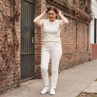 Jeans Crudo Fit Slim Tiro Medio lifestyle