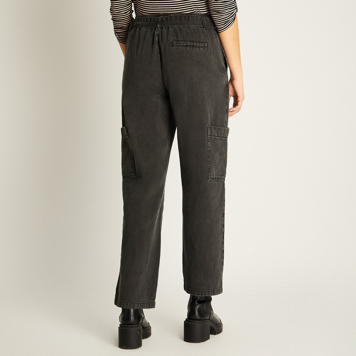 Jeans Cargo Gris Oscuro