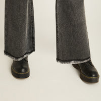 Jeans Gris Oscuro Recto Elasticidad Media Calce Ajustado