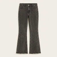Jeans Gris Oscuro Flare en plano