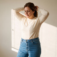 Jeans Azul Flare Tiro Medio lifestyle