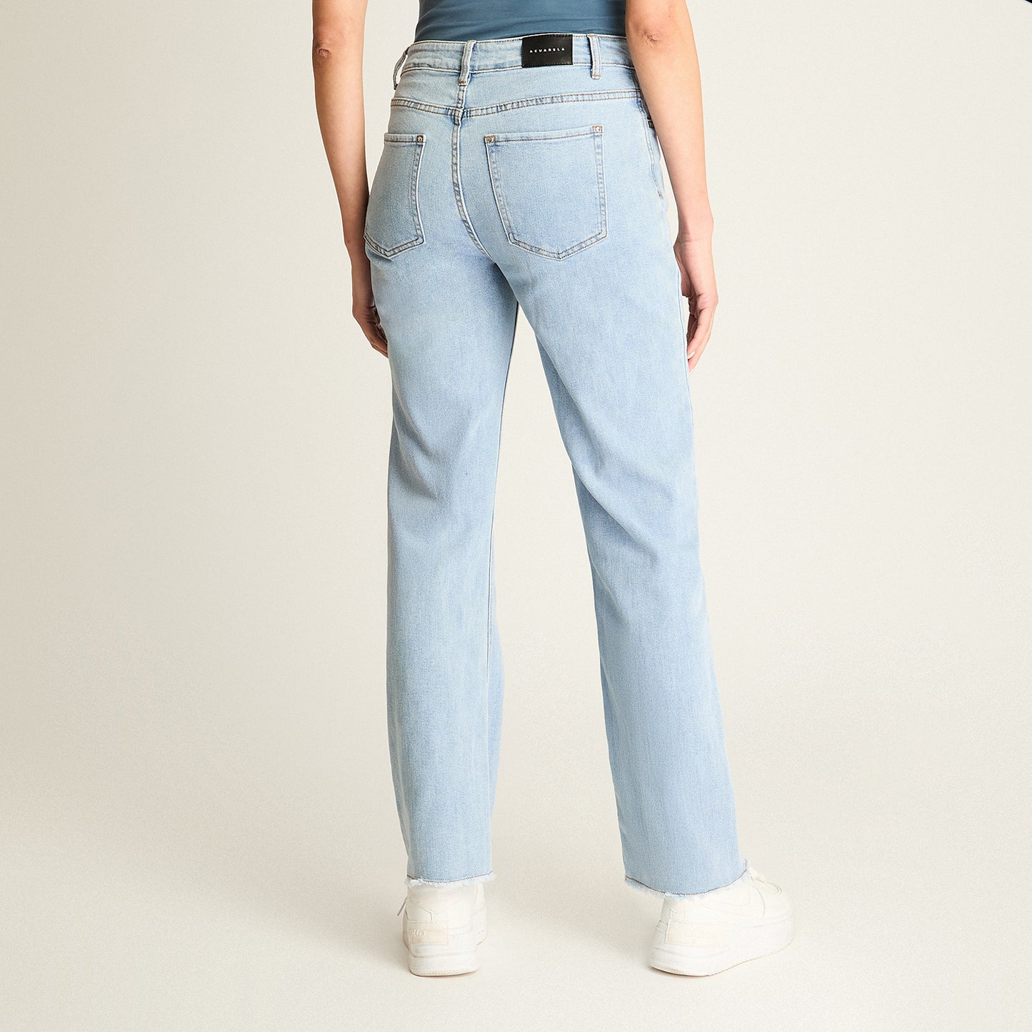 Jeans Celeste Flare Baja elasticidad Calce Normal