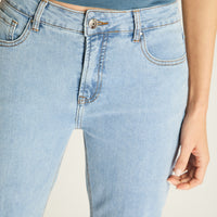 Jeans Celeste Flare Baja elasticidad Calce Normal