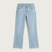 Jeans Celeste Corte Semi Flare en plano