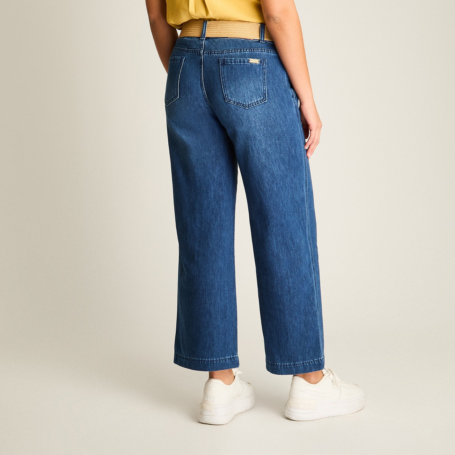 Jeans Blue Medio Elasticidad Nula Sin Forro Calce Holgado Tela Denim