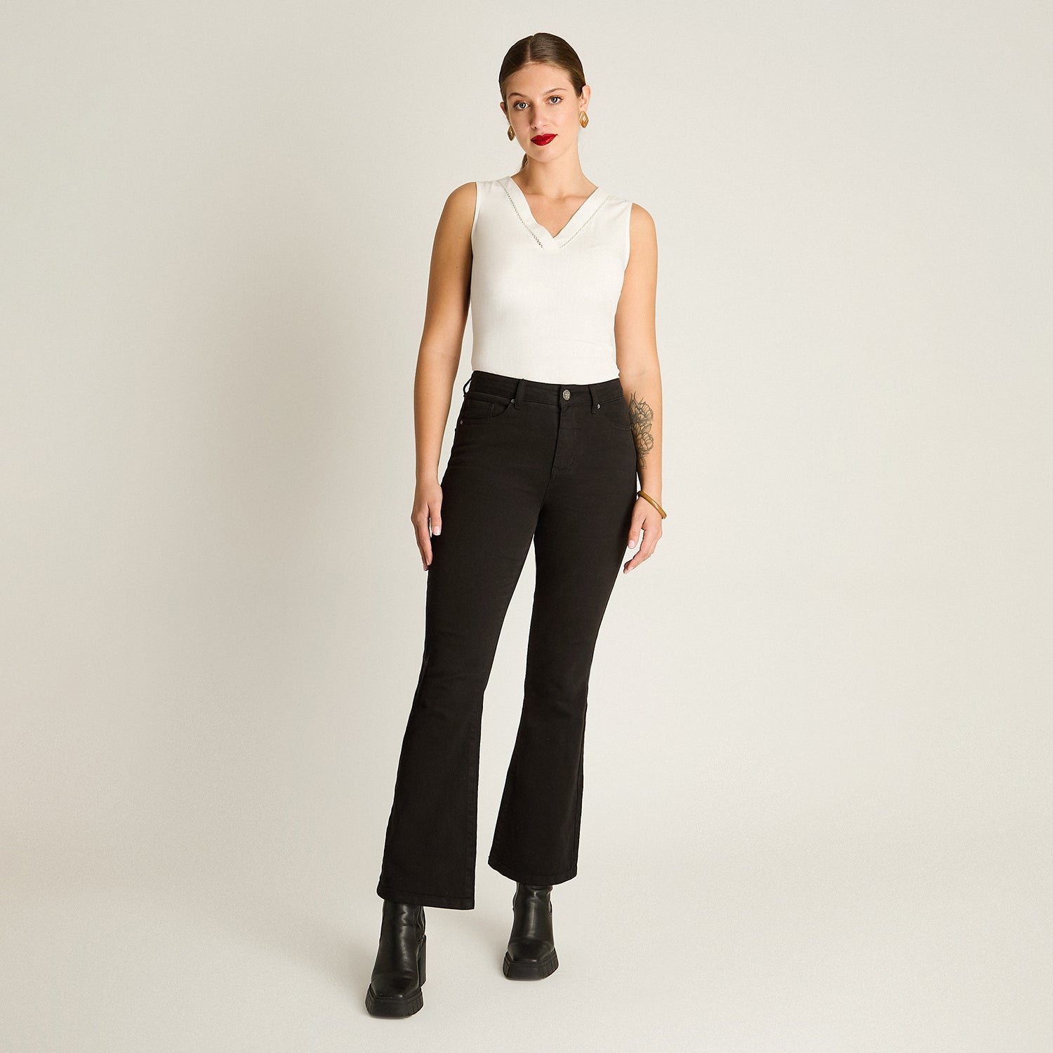 Jeans Negro Elasticidad Baja Sin Forro Calce Ajustado Tela Denim