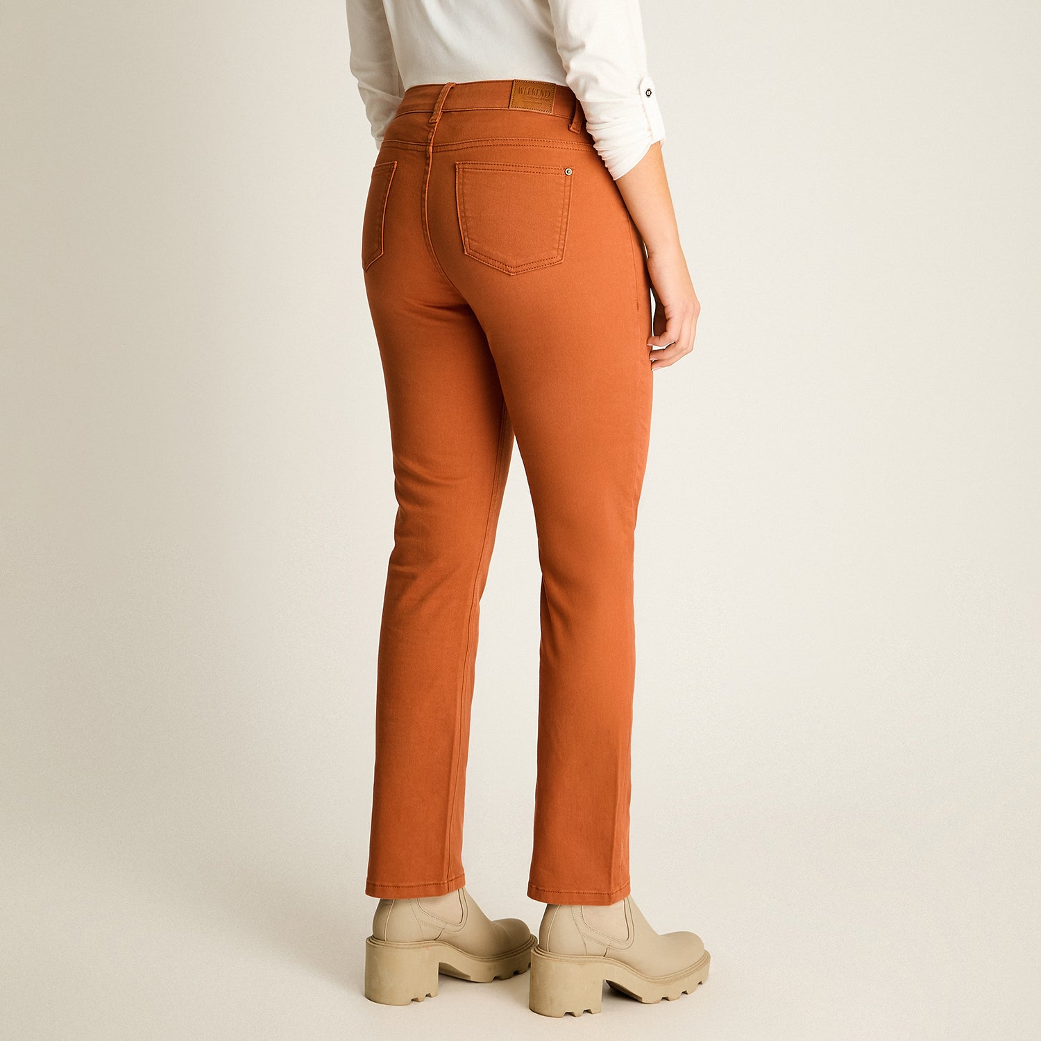 Jeans Terracota Elasticidad Baja Sin Forro Calce Normal Tela Denim