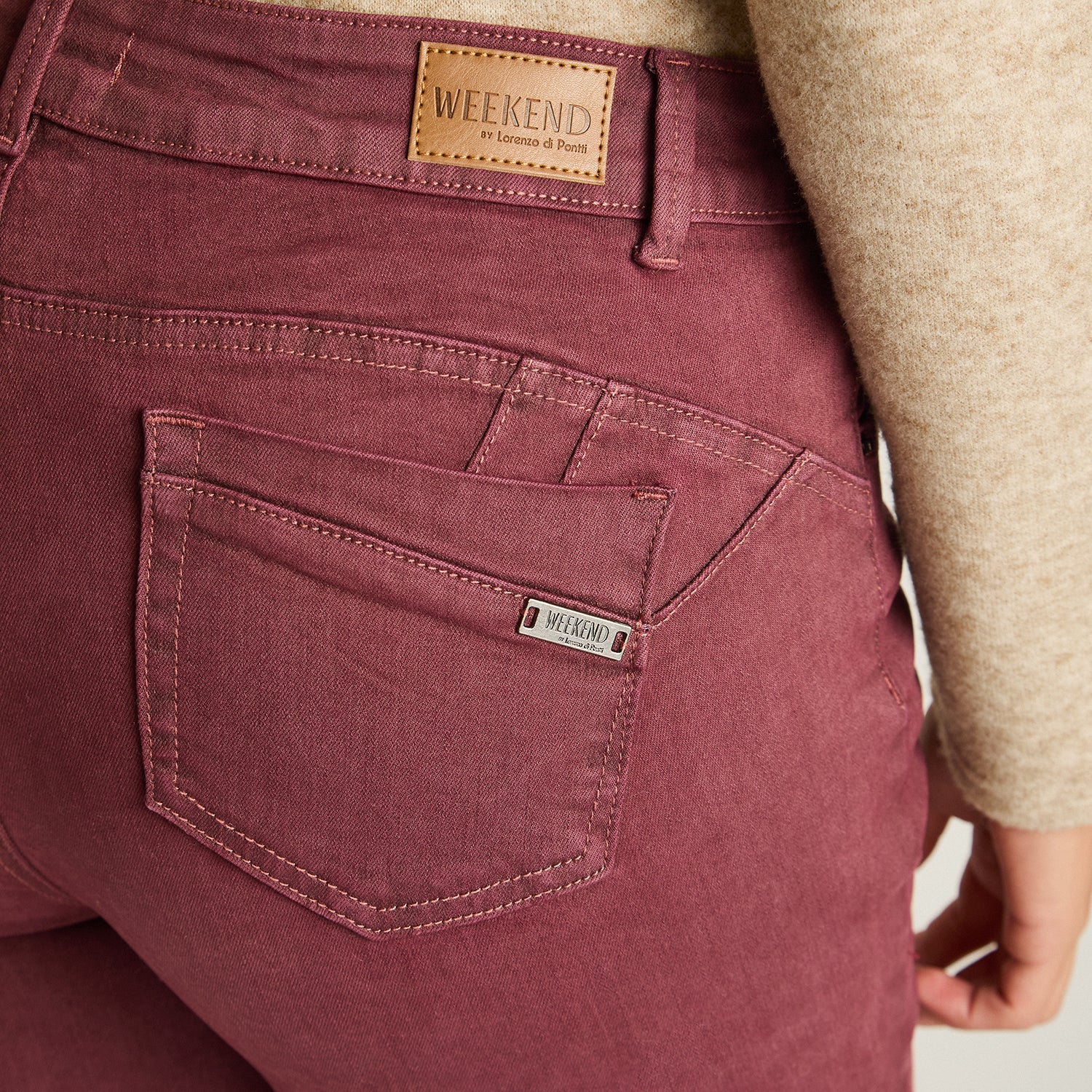 Jeans Burdeo Elasticidad Media Sin Forro Calce Ajustado Tela Denim
