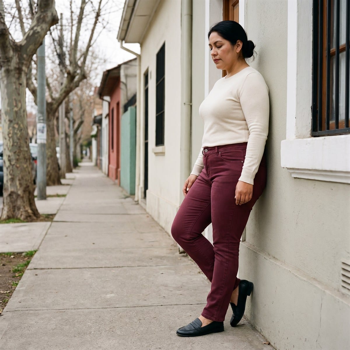 Jeans Burdeo Slim con Push Up y Un Botón lifestyle