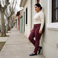 Jeans Burdeo Slim con Push Up y Un Botón lifestyle