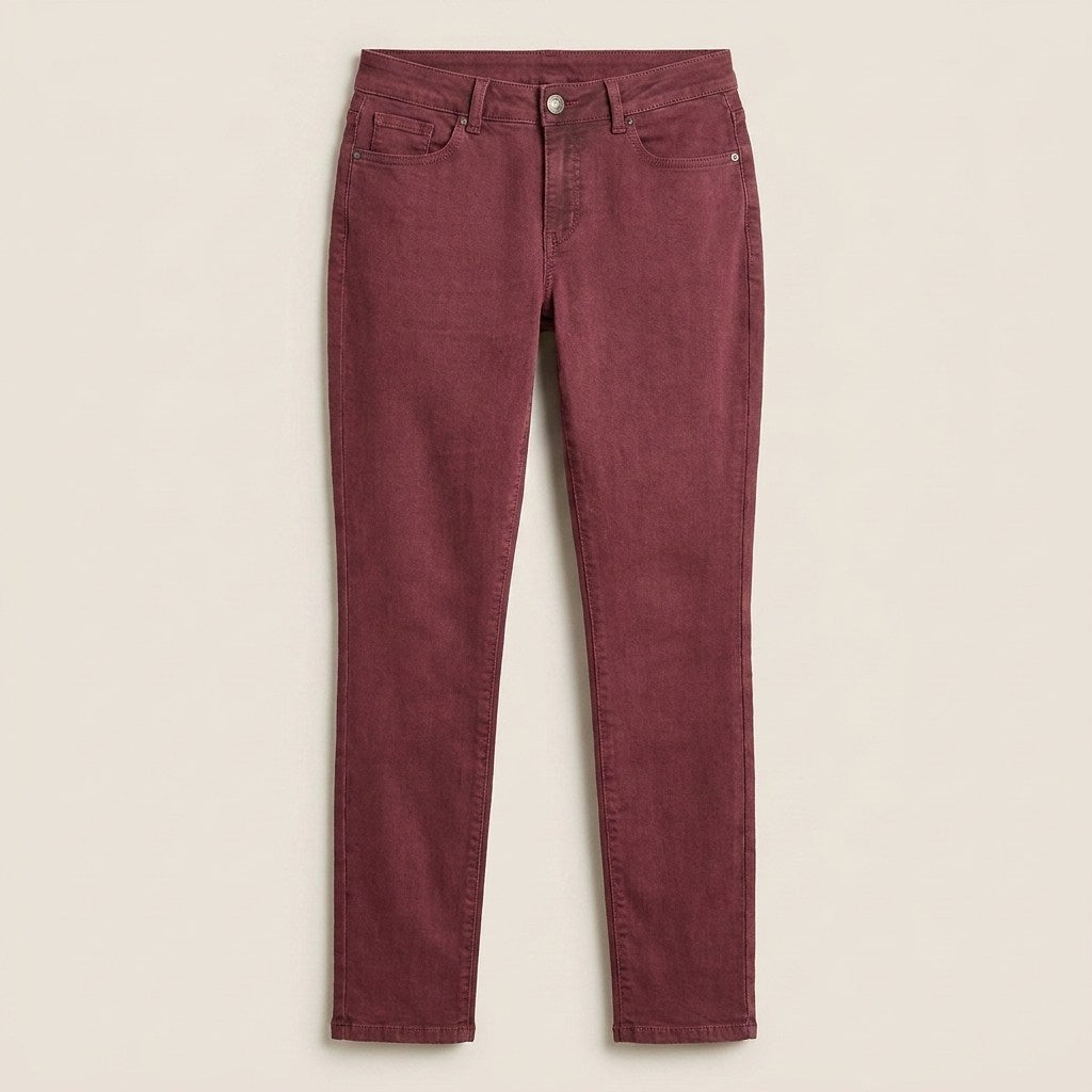 Jeans Burdeo Slim con Push Up y Un Botón en plano