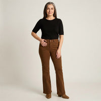 Jeans Camel Corte flare en Denim en modelo adulta