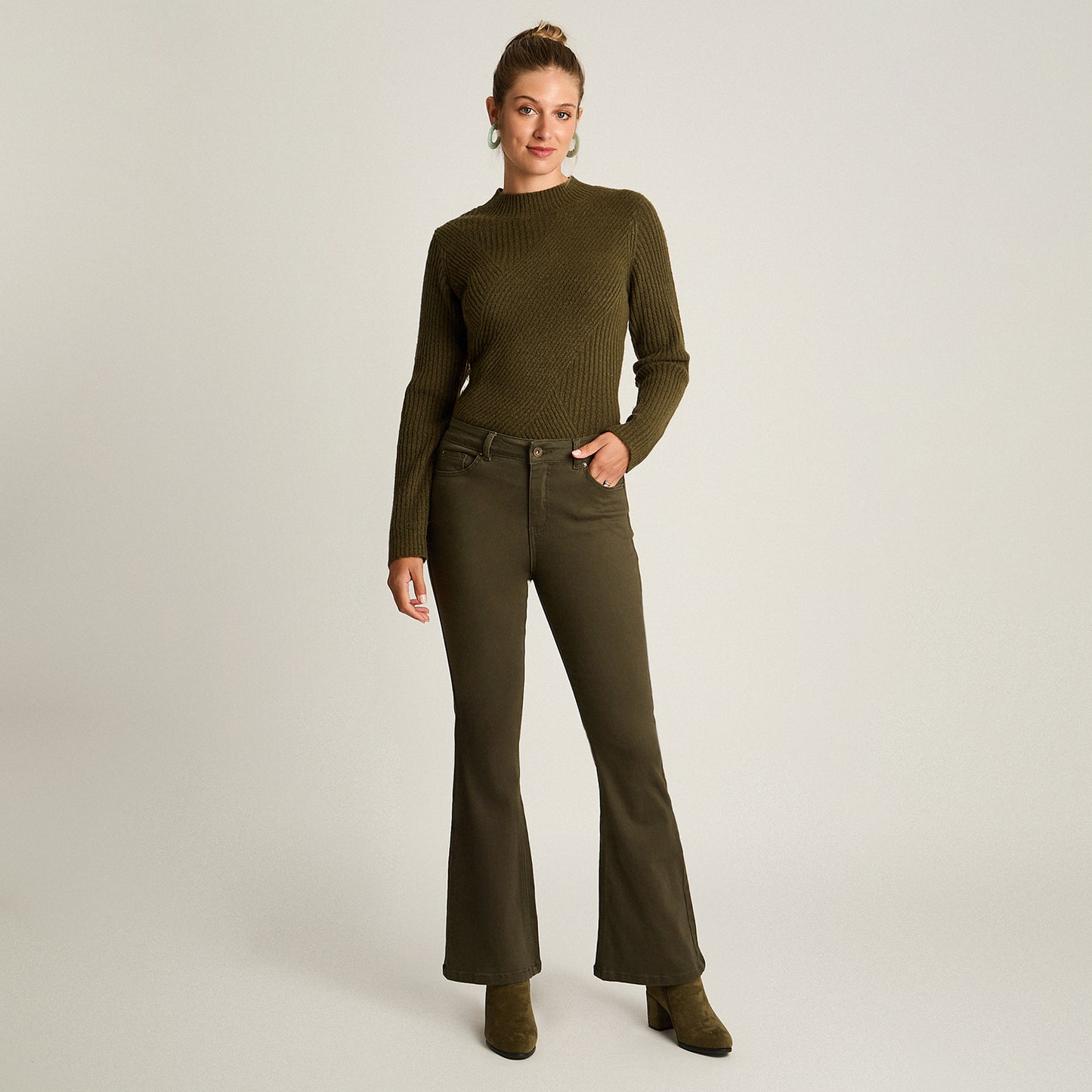 Jeans Verde Elasticidad Media Sin Forro Calce Normal Tela Denim