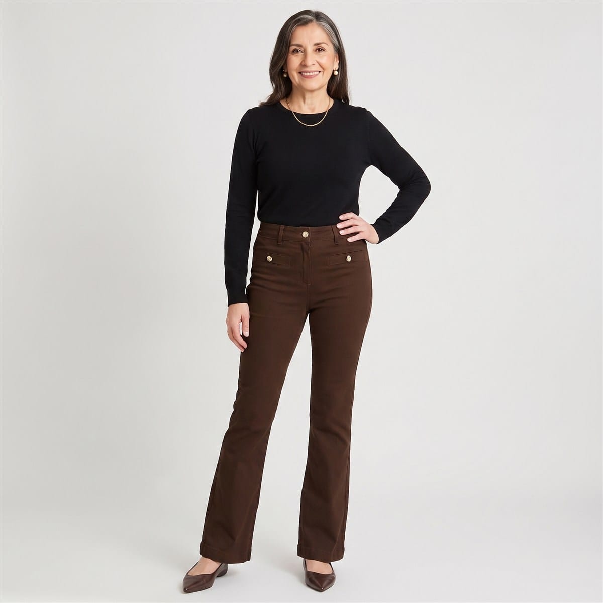 Jeans Flare 3 Botones Café en modelo adulta