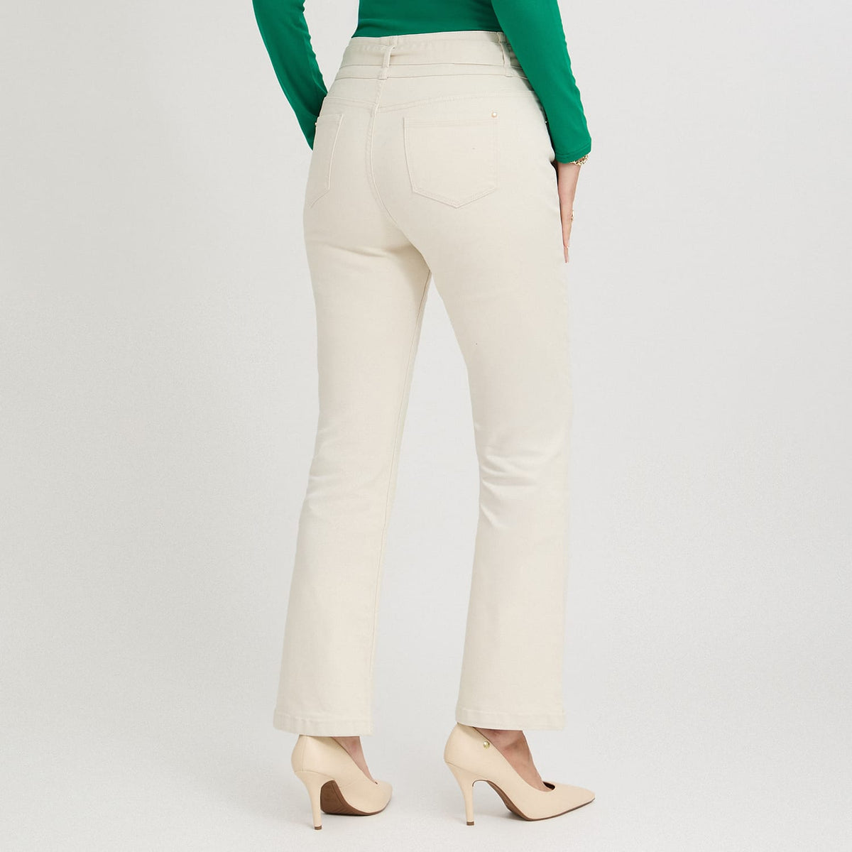 Jeans Flare con Cinturón Beige