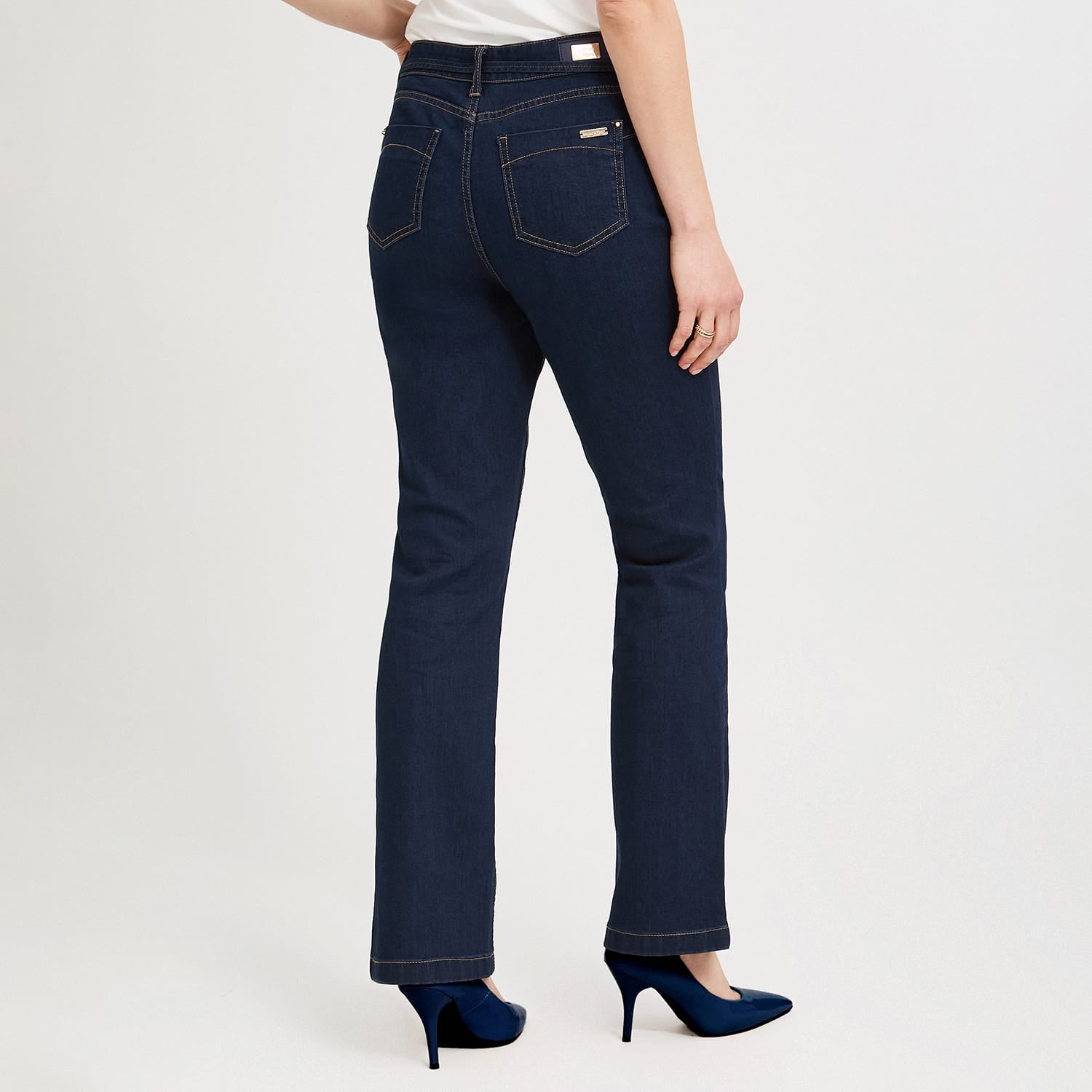 Jeans Flare con Cinturón Dorado Azul