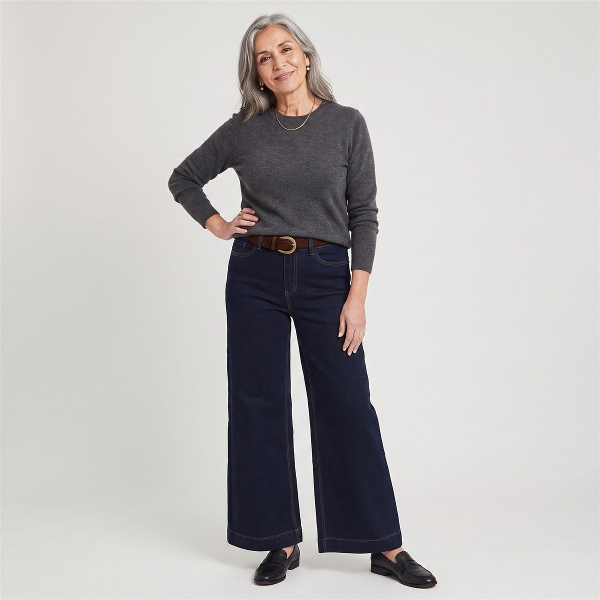 Jeans Coulotte con Cinturón Azul en modelo adulta