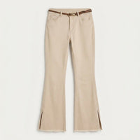 Jeans Flare con Cinturón Beige en plano