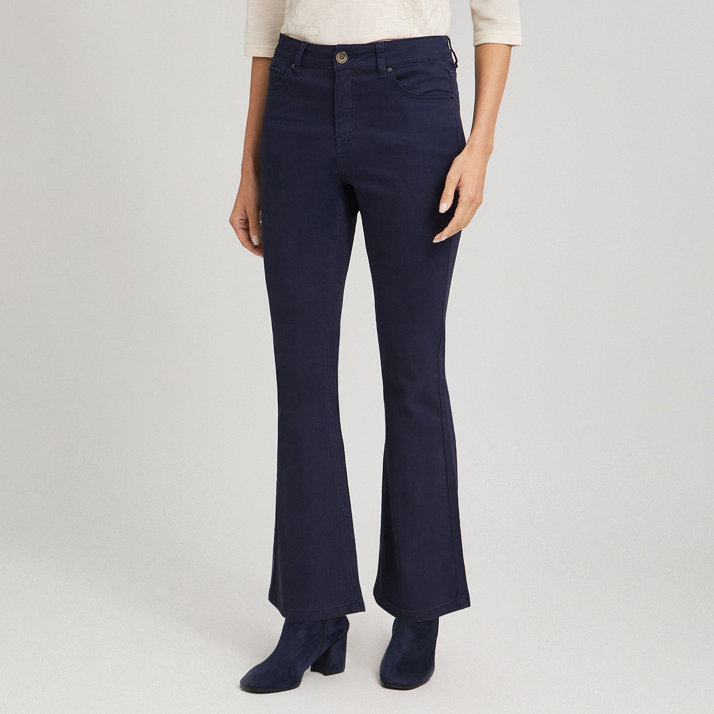 Jeans Flare un Botón Azul