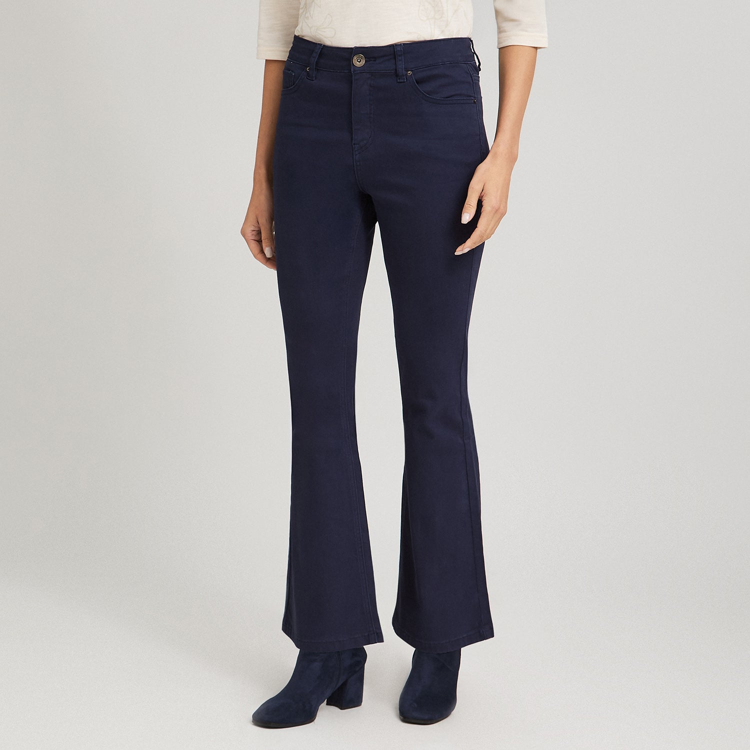 Jeans Flare un Botón Azul