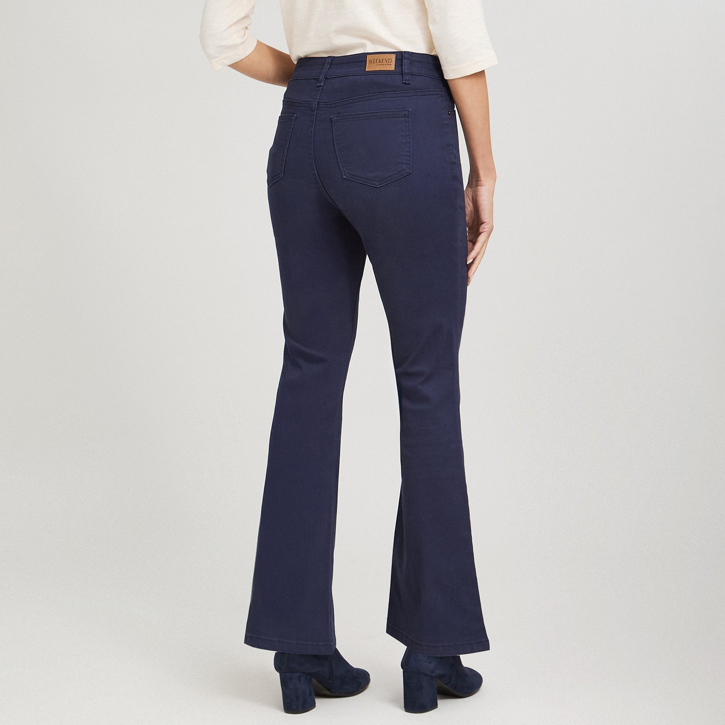 Jeans Flare un Botón Azul