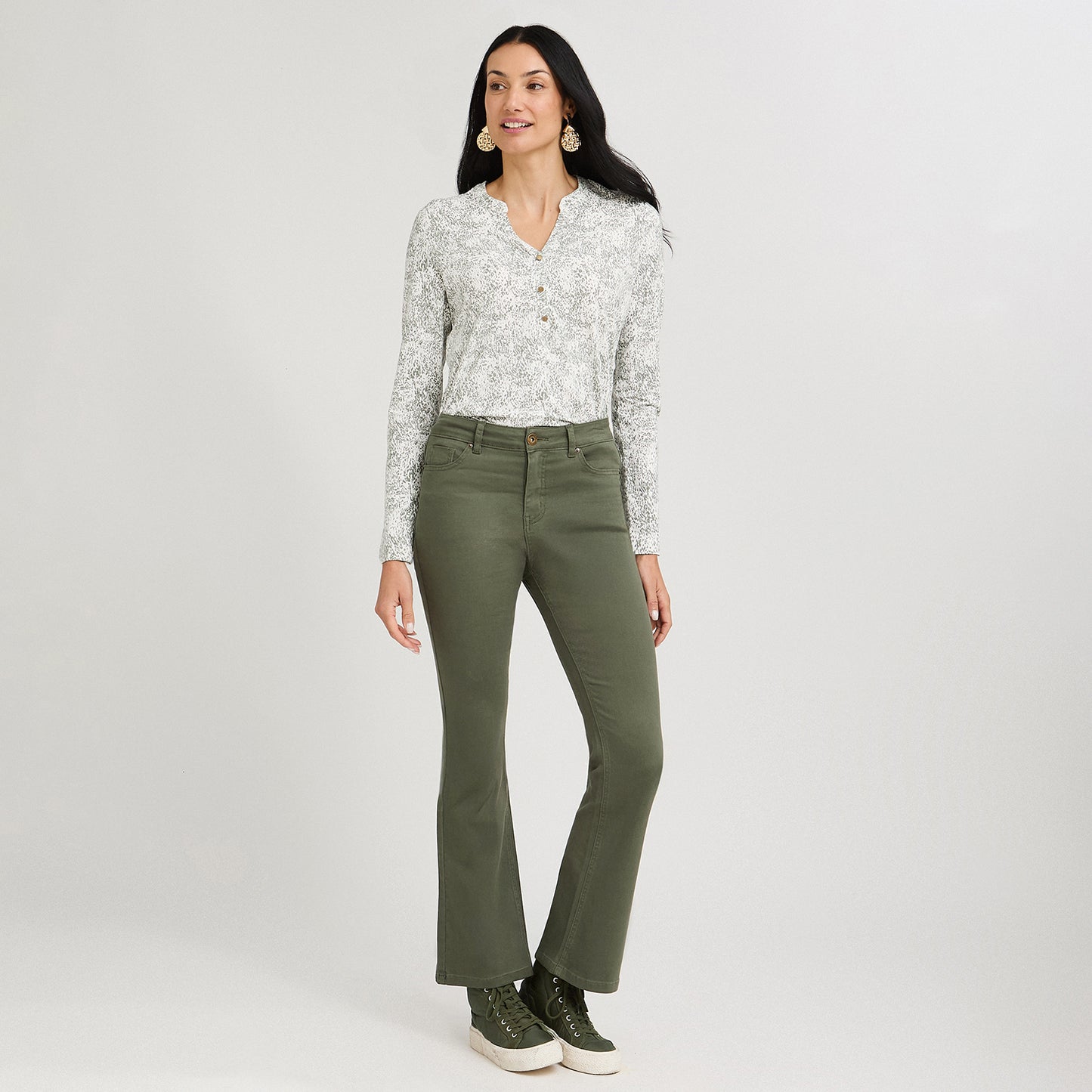 Jeans Flare un Botón Verde