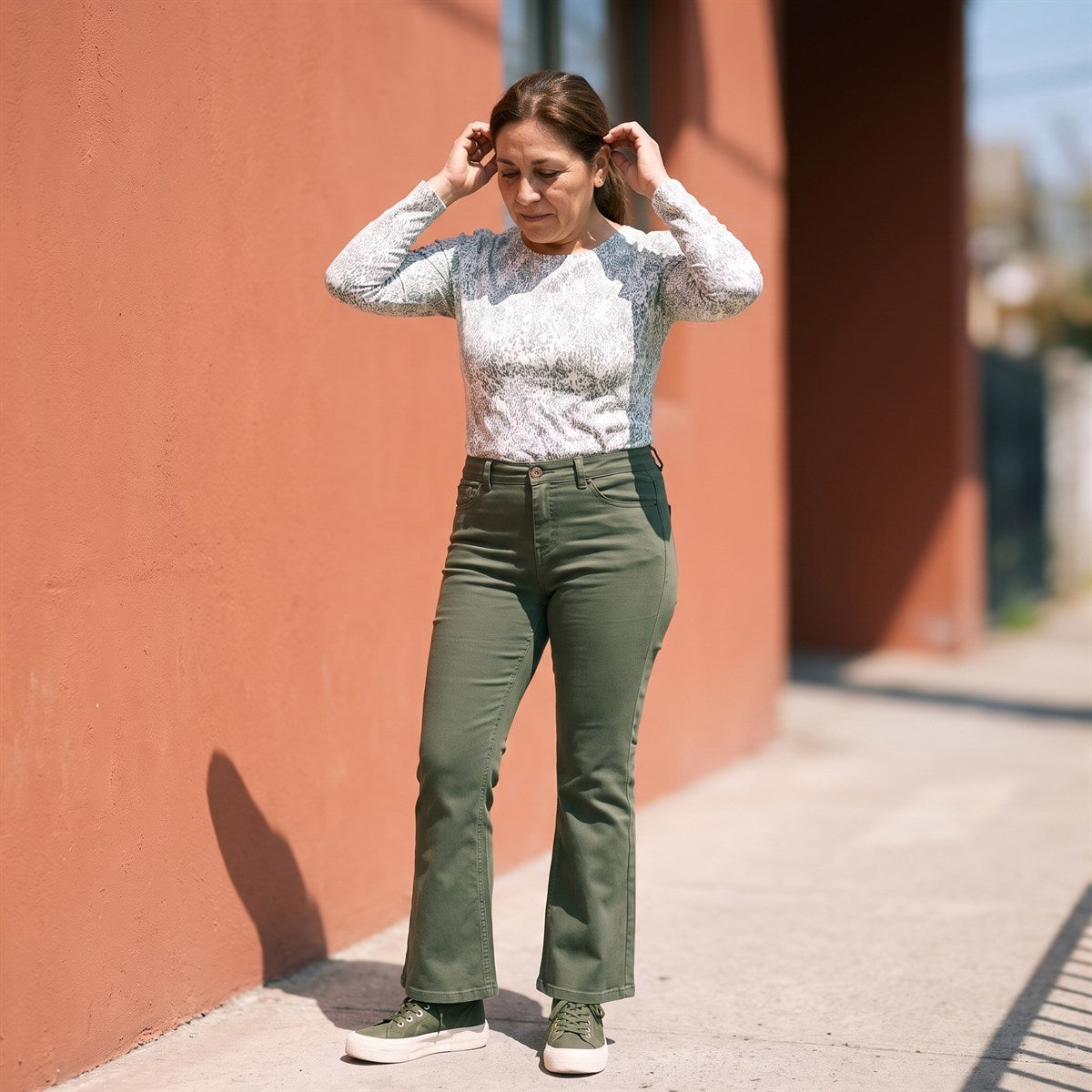 Jeans Flare un Botón Verde lifestyle