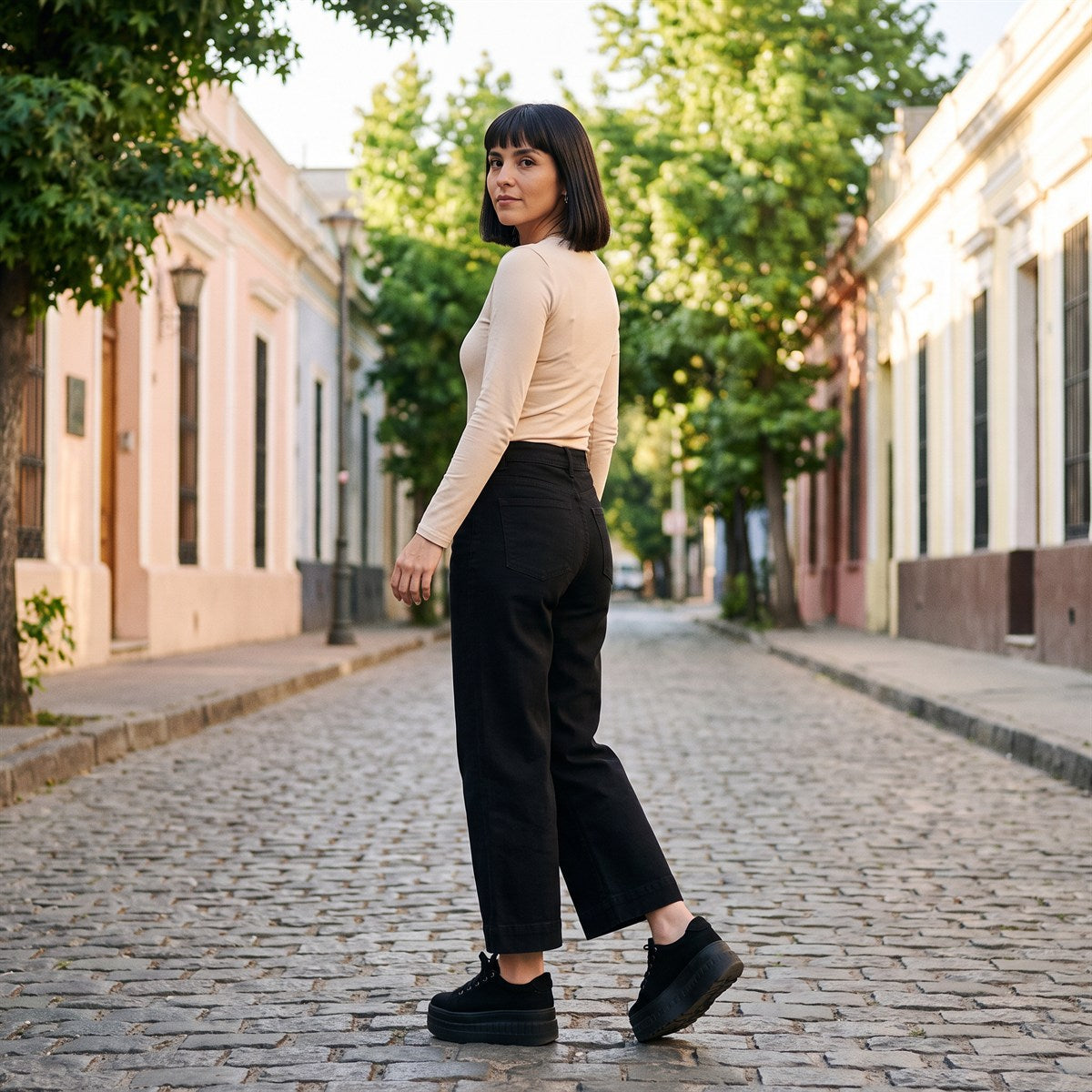 Jeans Culotte un Botón Negro lifestyle