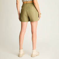 Bermuda Verde con Cinturón