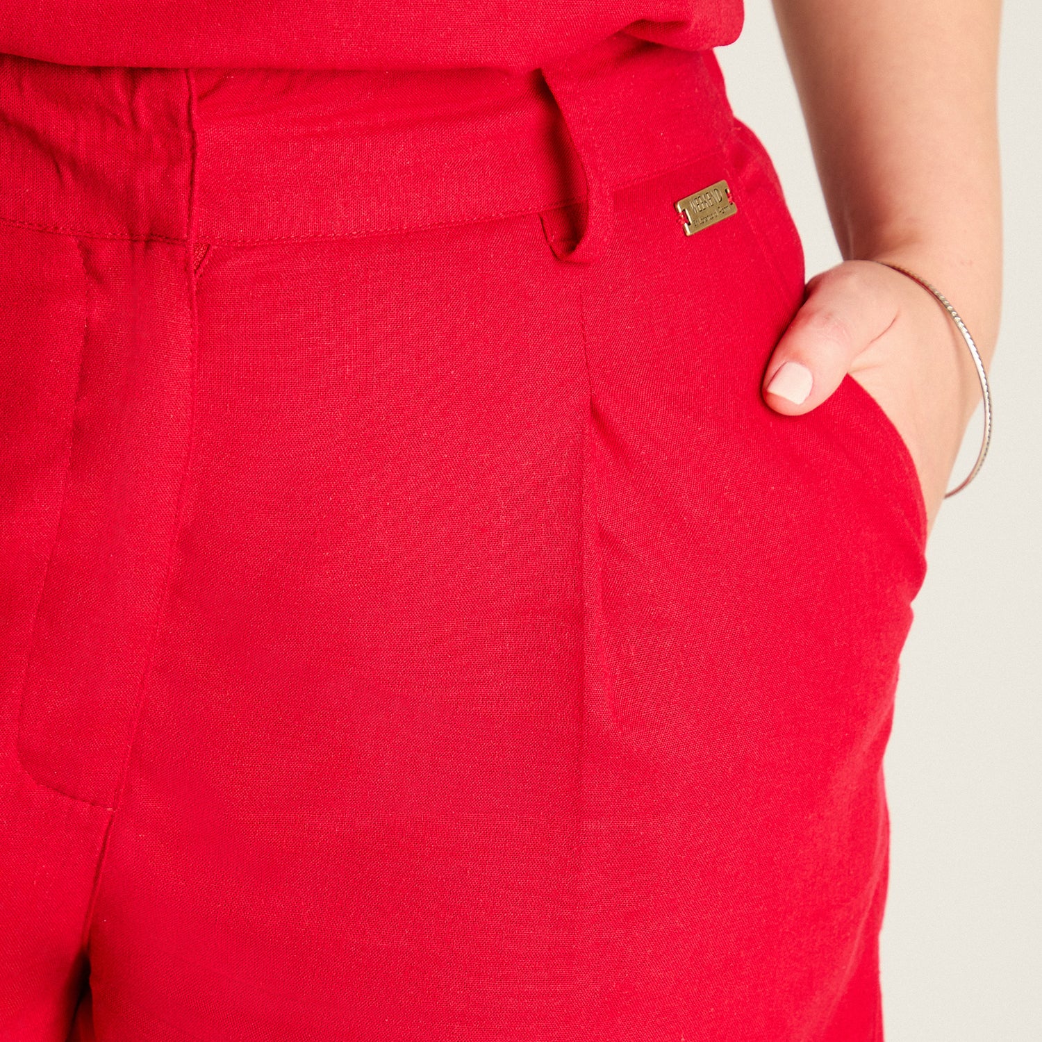 Bermuda Rojo Corto No Elasticado Calce Normal