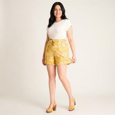 Bermuda Mostaza Corto No Elasticado Calce Normal en modelo plus size