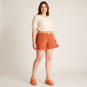 Bermuda Terracota Corto No Elasticado Calce Normal en modelo plus size