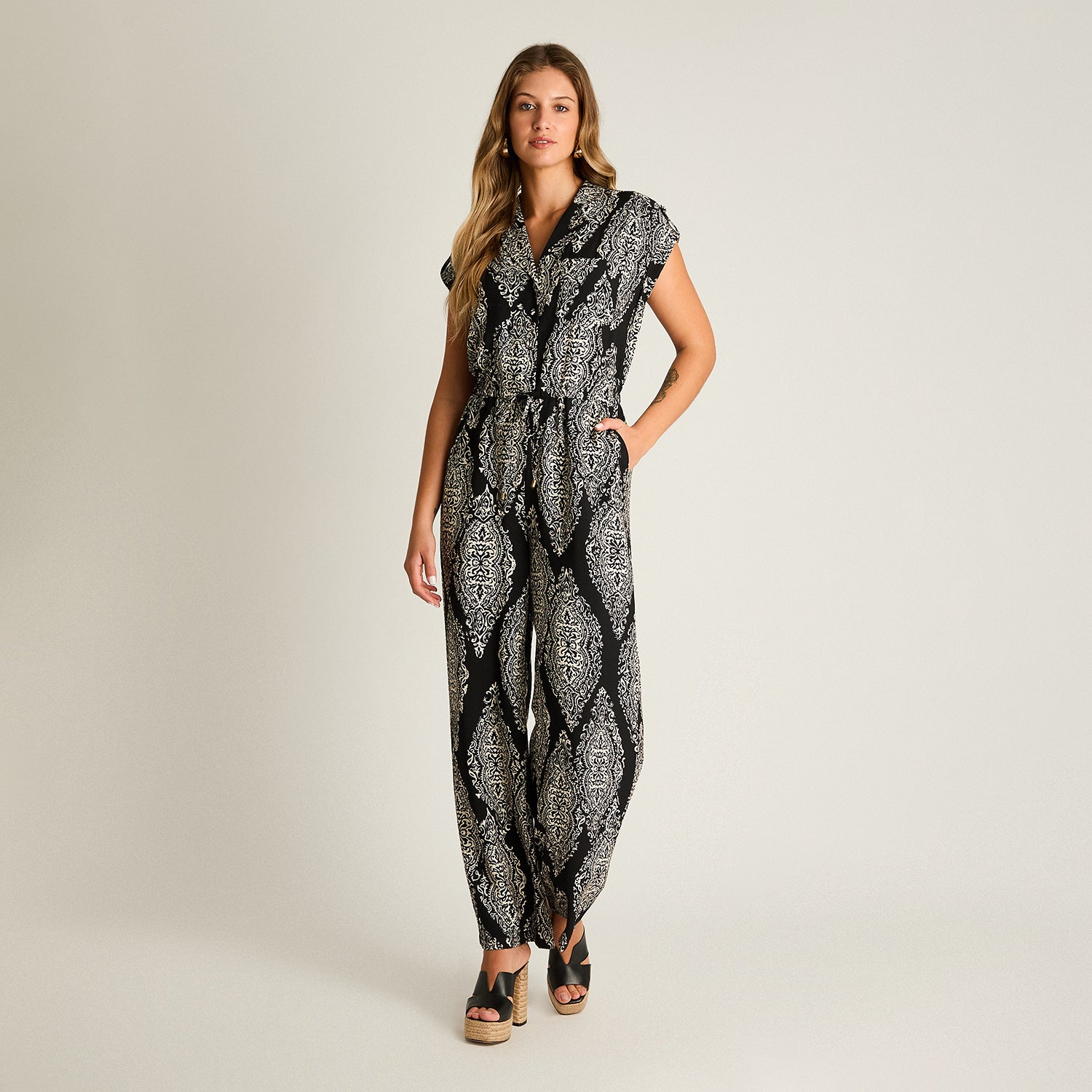 Enterito Negro Wide leg No Elasticado Calce Normal