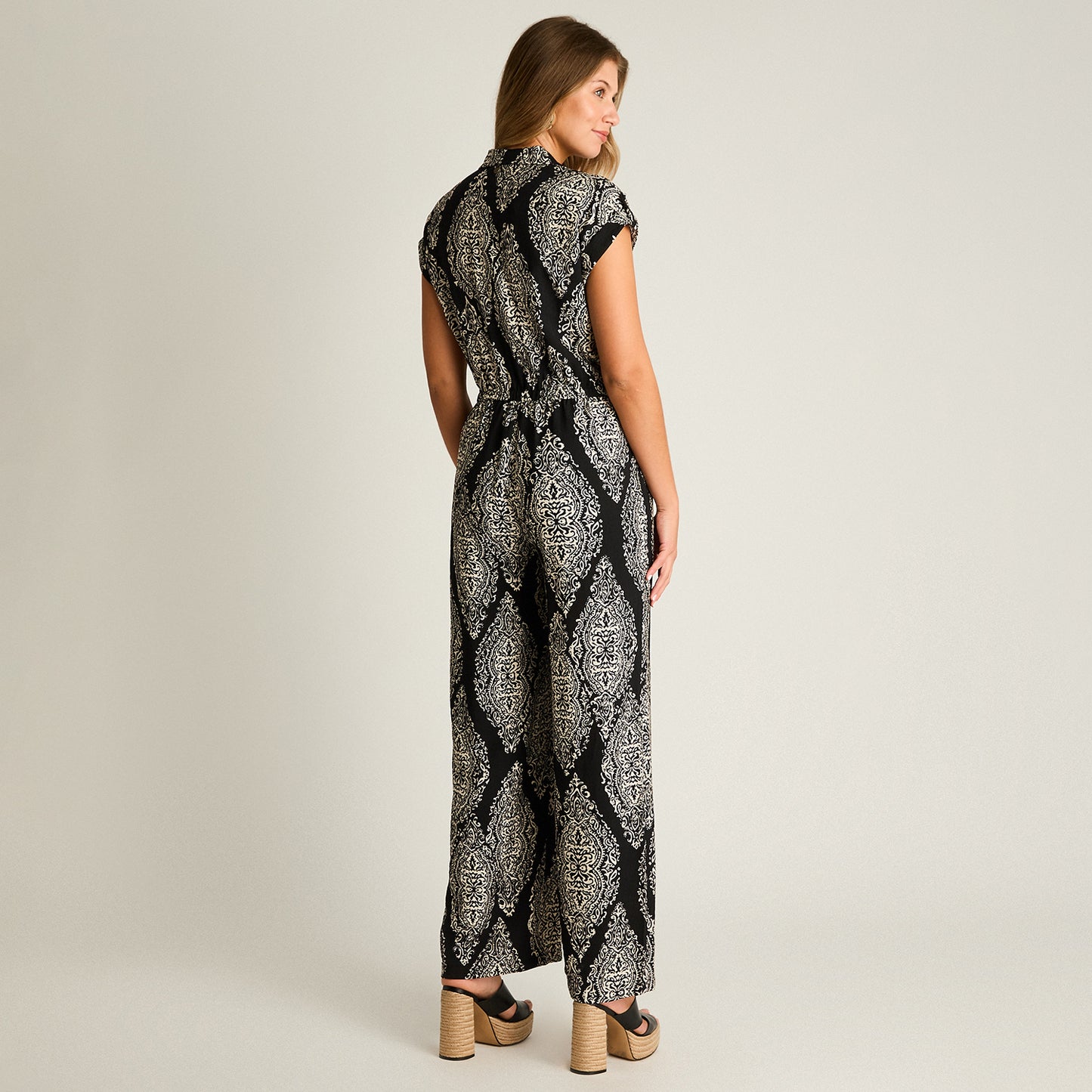 Enterito Negro Wide leg No Elasticado Calce Normal