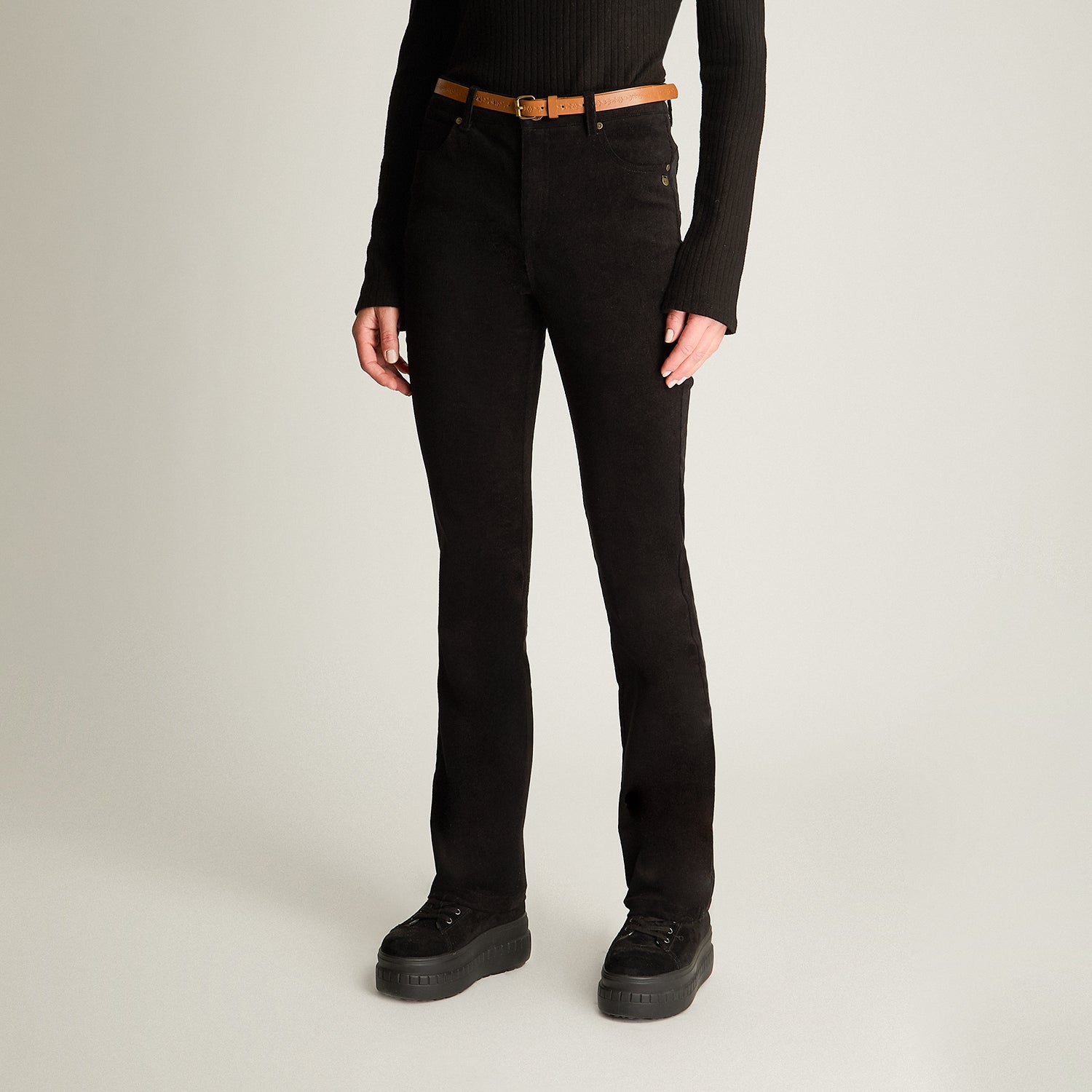 Pantalón De Cotele 5 Bolsillos Con Cinturón Negro