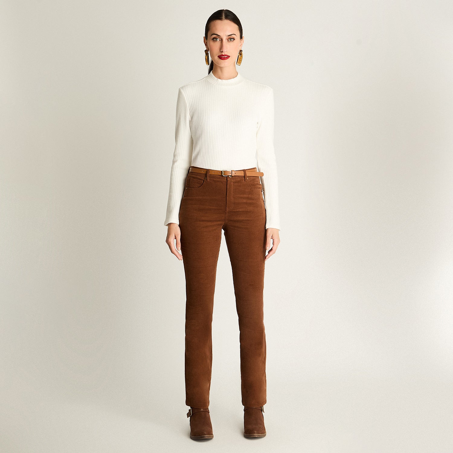 Pantalón De Cotele 5 Bolsillos Con Cinturón Café