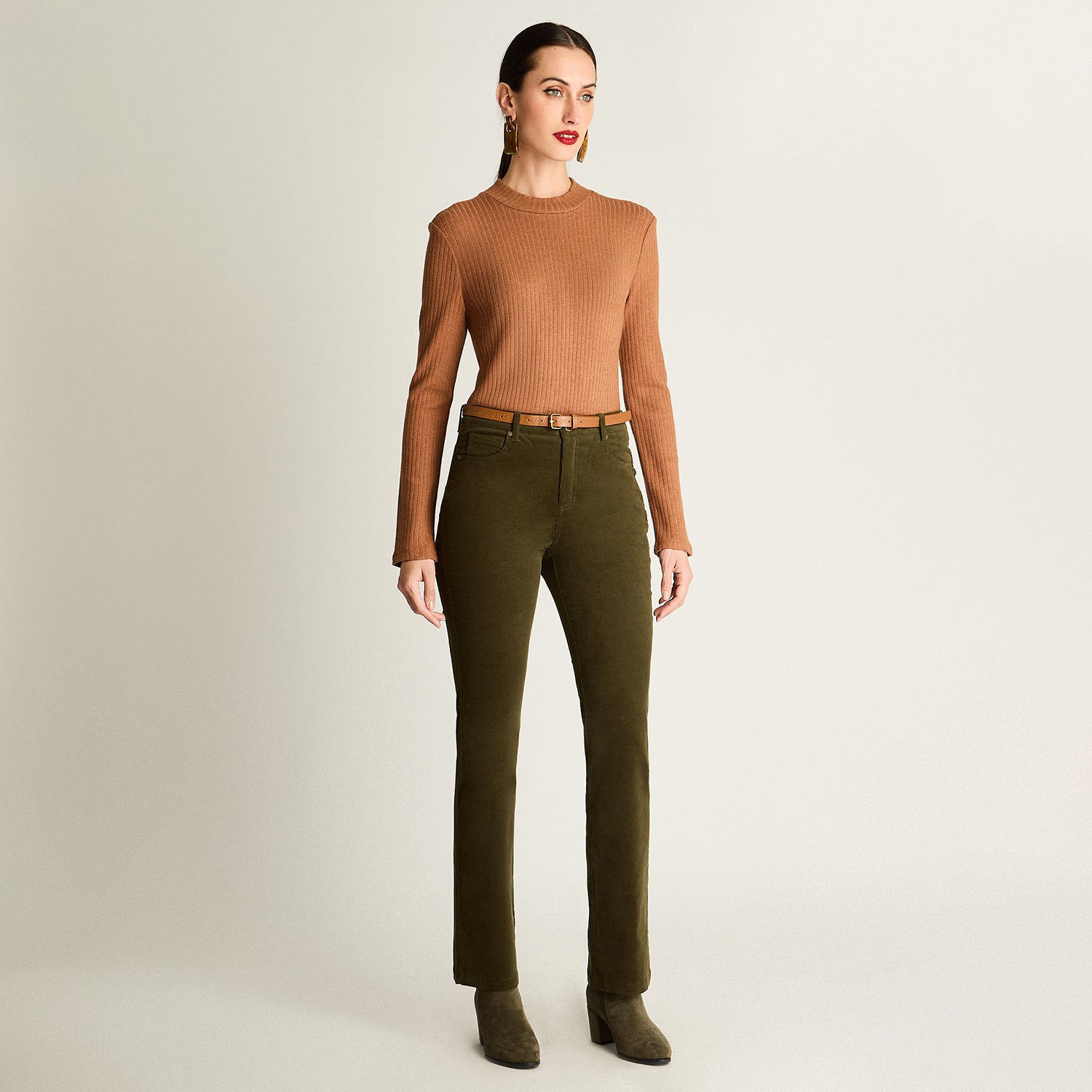 Pantalón De Cotele 5 Bolsillos Con Cinturón Verde