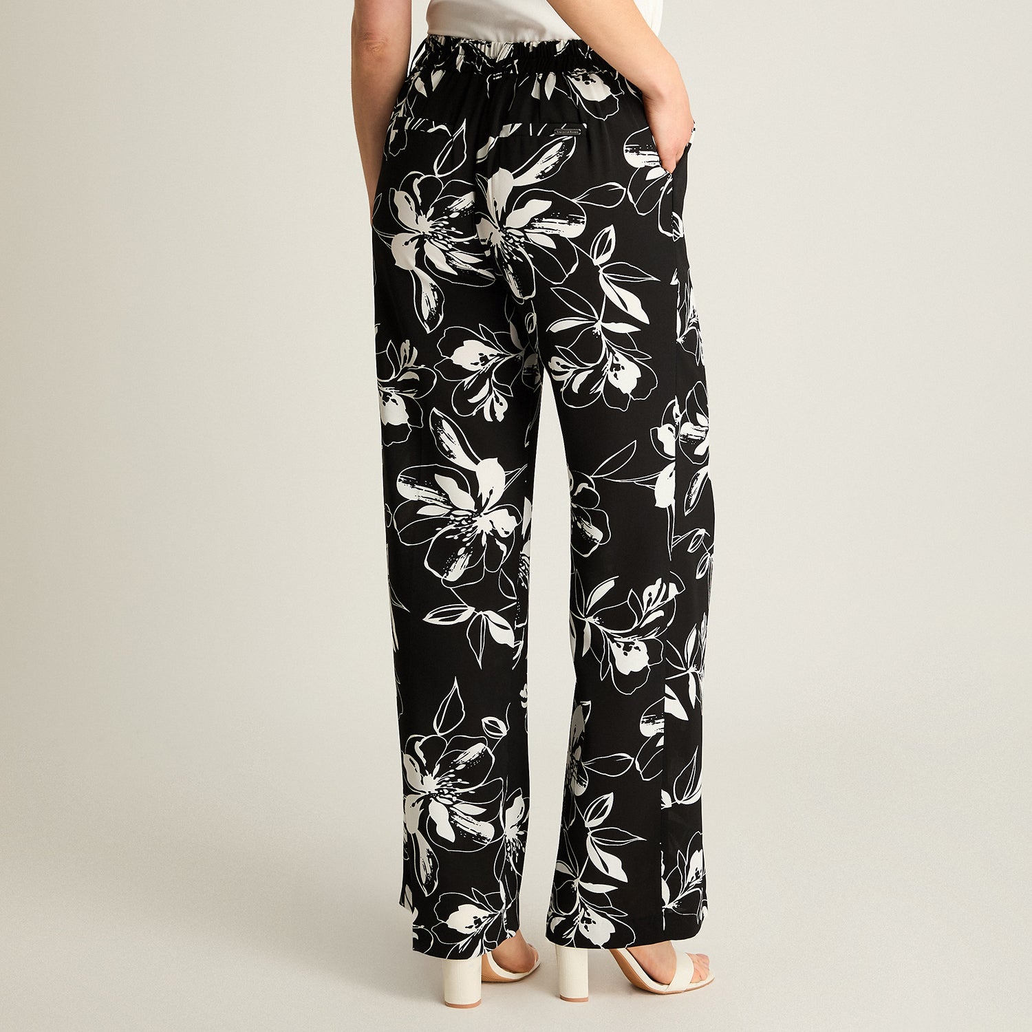 Pantalón Casual Palazzo Negro Floral