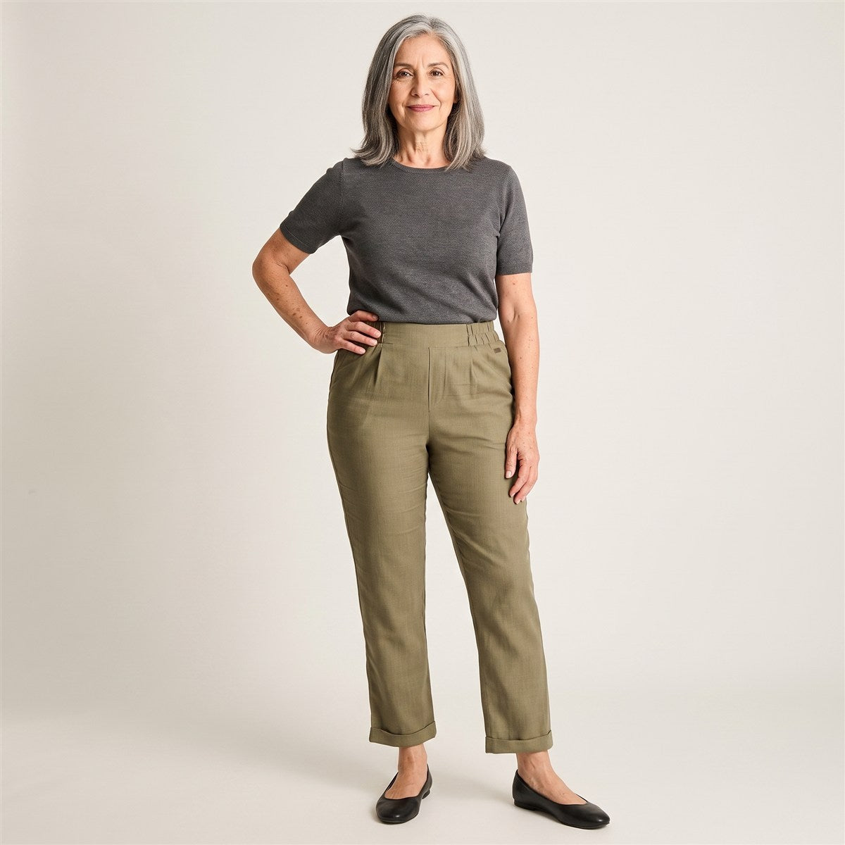 Pantalón Sport Verde Recto No Elasticado Calce Normal en modelo adulta