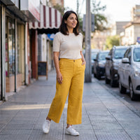 Pantalón Culotte Mostaza con Bolsillos Con Elástico en Cintrura lifestyle