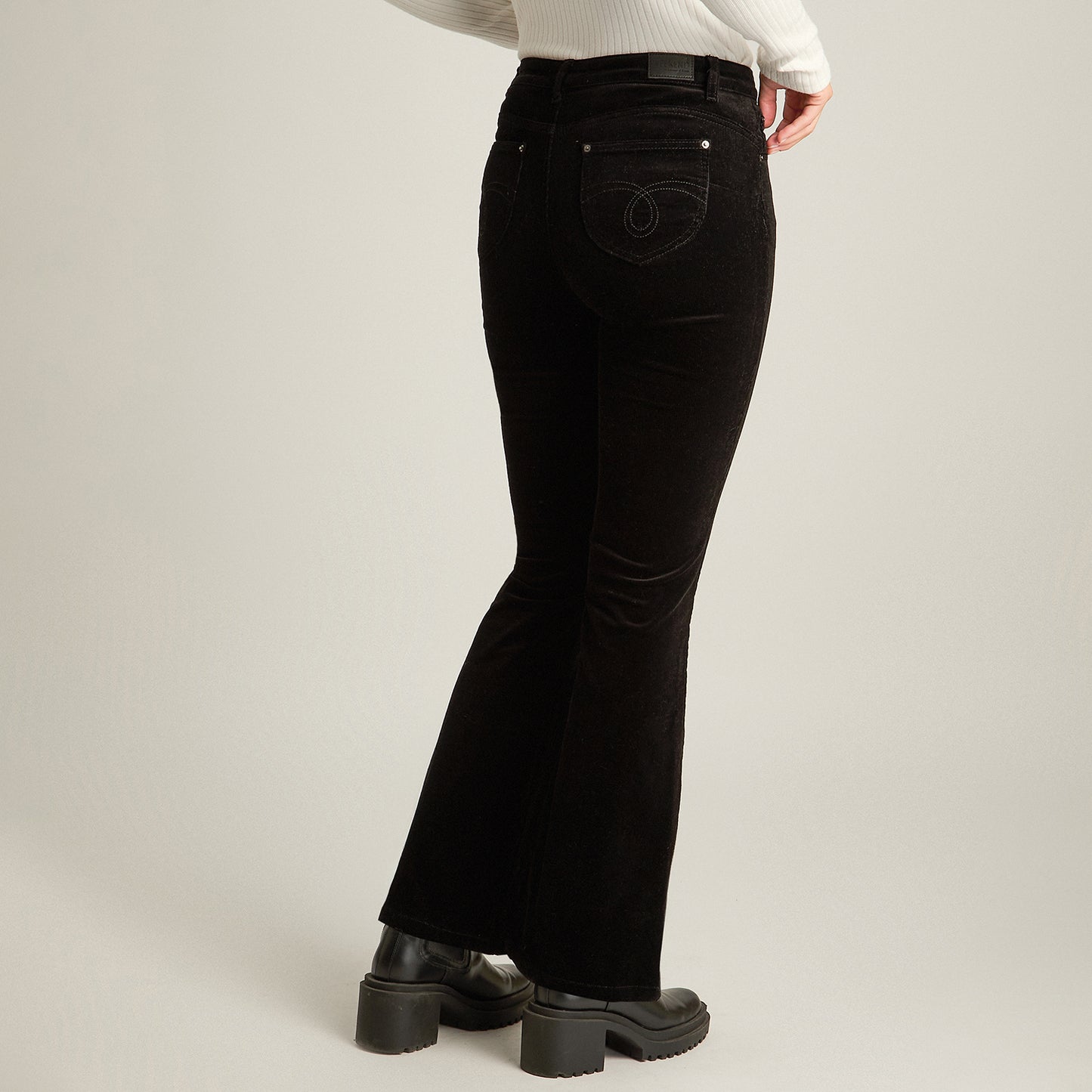 Pantalon Sport Negro Elasticidad Media Sin Forro Calce Normal Tela Punto