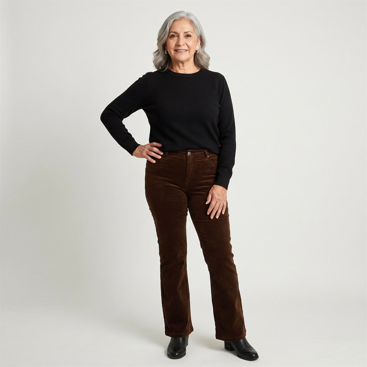 Pantalon Cafe Cotele Flare en modelo adulta