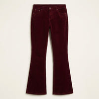 Pantalón Burdeo Cotelé Corte Flare en plano