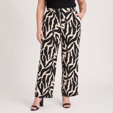Pantalón Sport Palazzo Polyspandex Crudo en modelo plus size