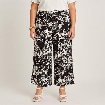 Pantalón Sport Palazzo Estampado Negro en modelo plus size