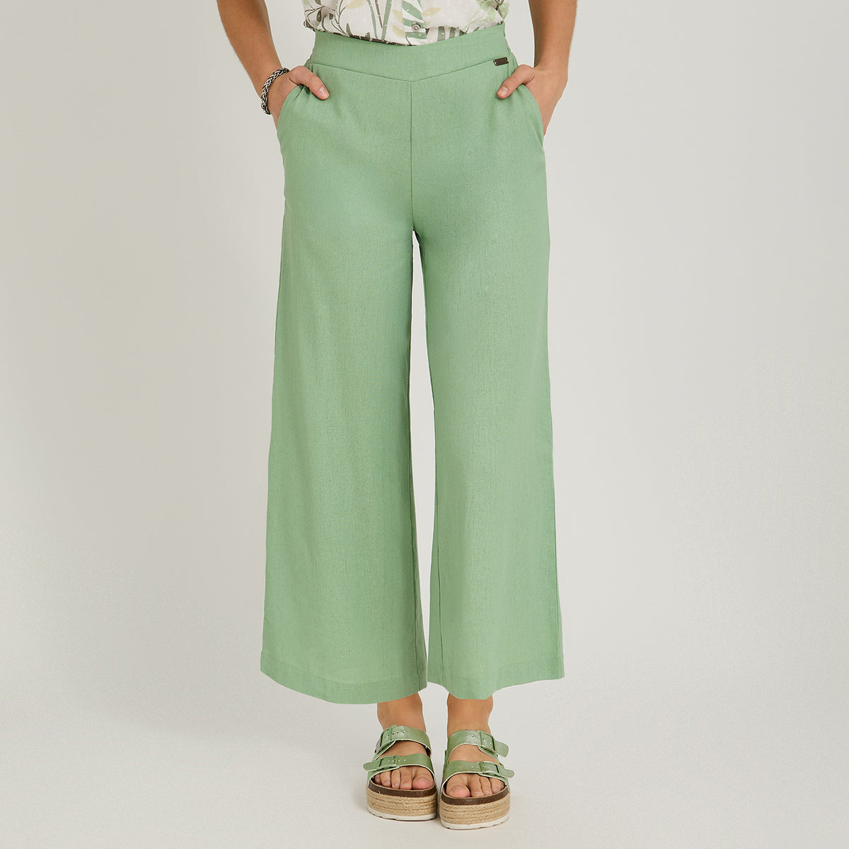 Pantalón Sport Culotte de Lino con Cinturón Verde