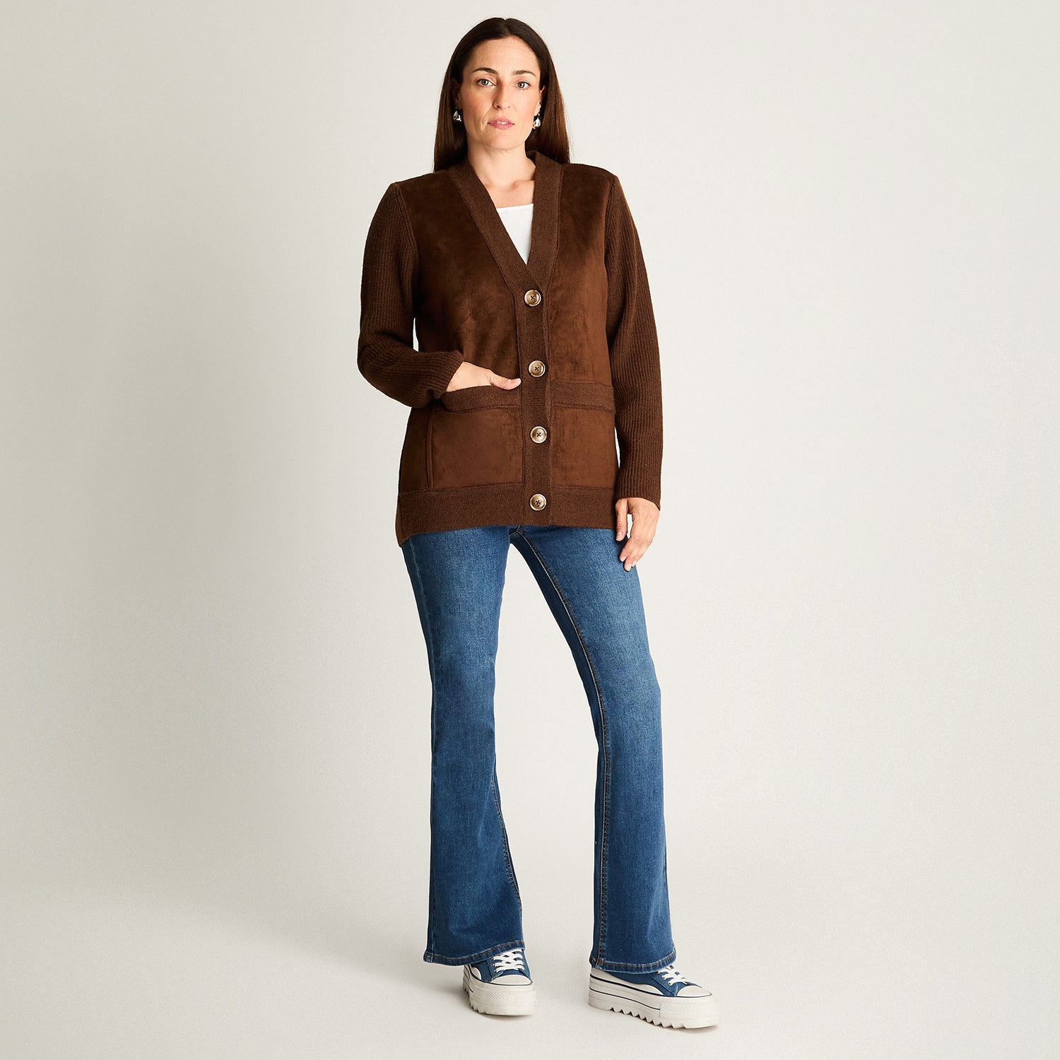 Cardigan Mix Fabric Con Aplicación De Suede Bonded , Y Bolsillos Delanteros Café